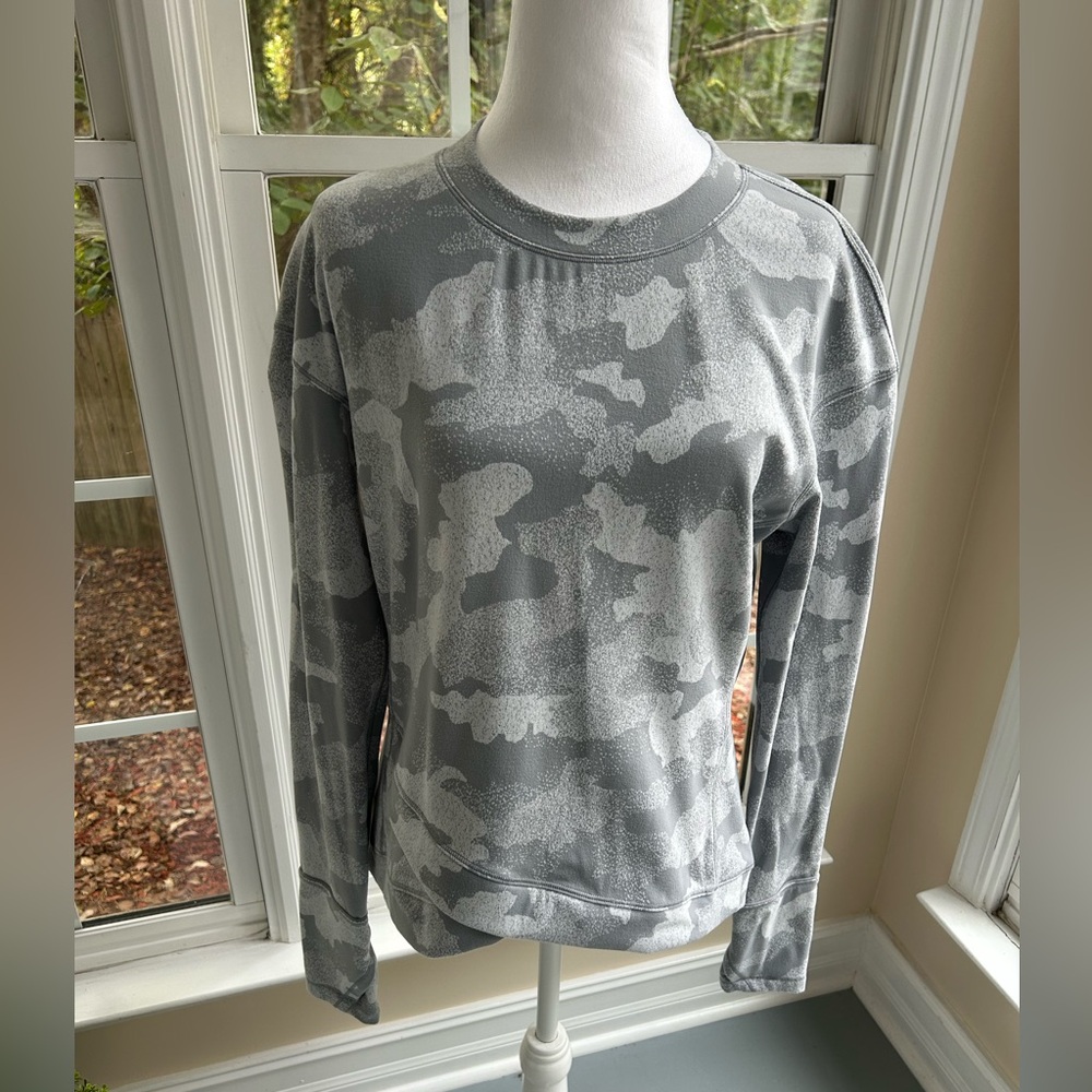 Lululemon Close to Crossing Long Sleeve Shirt – Women’s Size 12